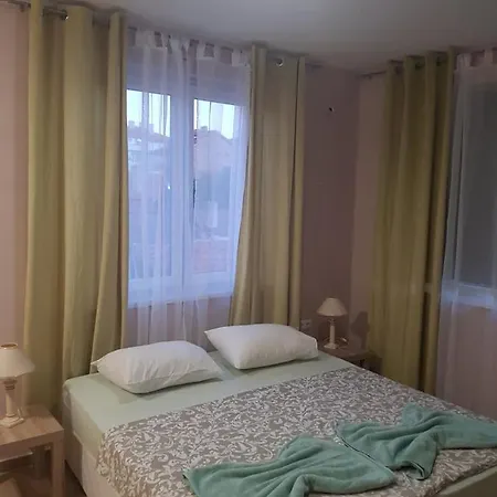 招待所 House 奥布佐尔
