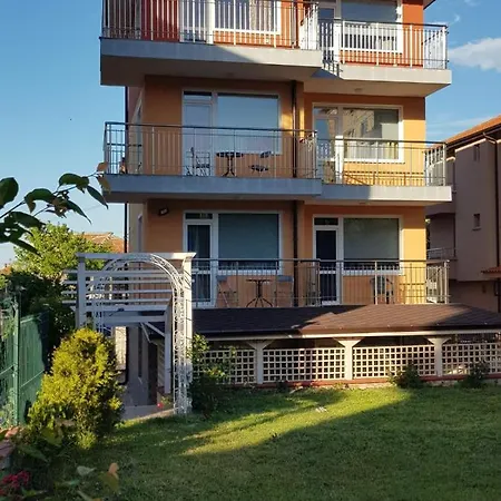 招待所 House